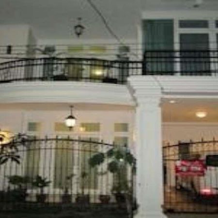 Ge Jacmart Homestay Makassar By Zuzu المظهر الخارجي الصورة
